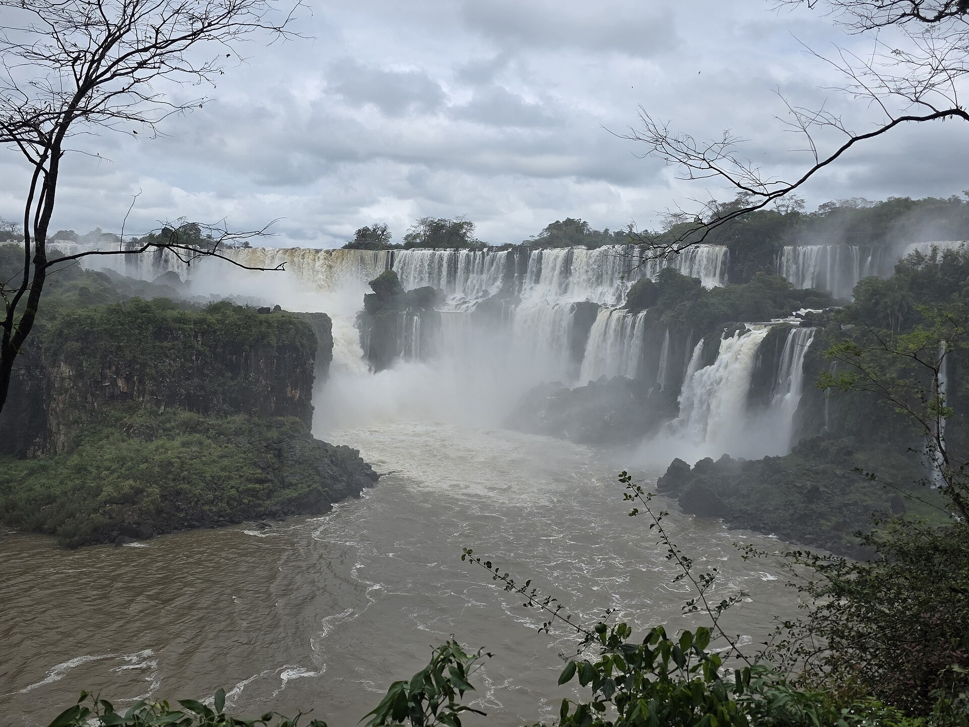 Iguazú côté argentin vs brésilien : Le duel des chutes à ne pas rater
